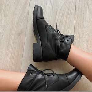 Real leather boots black